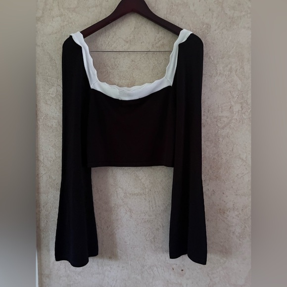 Paper Crane dee elly Crop Sweater Top(P2P 18” L 16”) - Picture 2 of 7